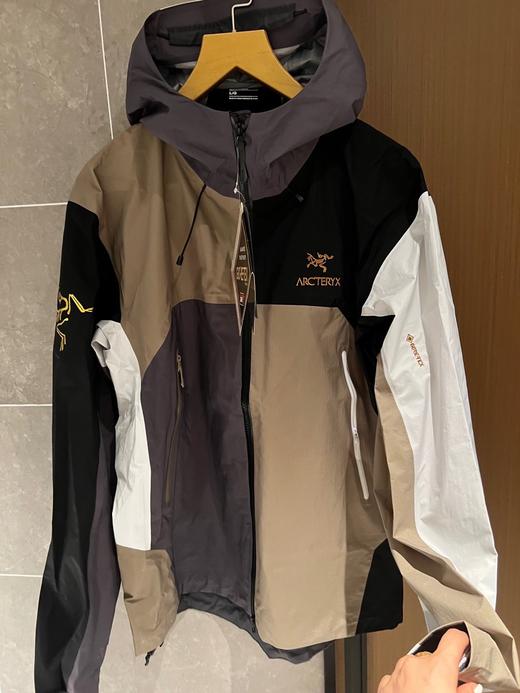 直发【福利大白菜】 全身无缝3层压胶工艺，鸟家拼色情侣款冲锋衣 商品图9