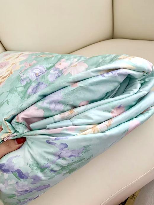 品牌直发‼️【浪莎艾草水洗凉感丝空调被四件套】清凉舒适、亲肤透气，裸睡也超舒服❗️ 某宝价💰600+ 今天开团价仅需💰139 ✅精选水洗天丝面料，上身凉而不冰，全身瞬间清爽 商品图4