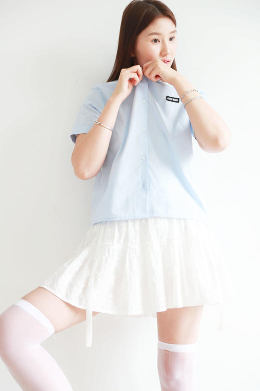 蕾丝边衬衫，千金娃娃领上衣。胸口小标海盐蓝低饱和衬衣E041468 商品图13