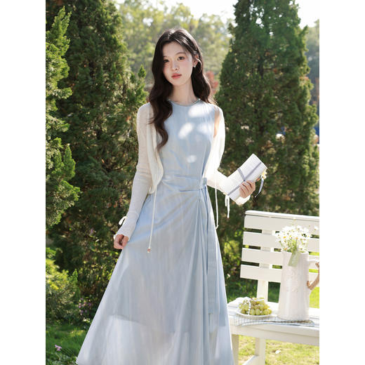 鹿向南【0417/20:00新品前1小时7折限量100件】气质款蓝色连衣裙 商品图0