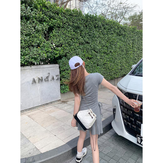 <曾小咸推荐>圆领2色短袖修身连衣裙短裙【预售7-15天发货】 商品图4