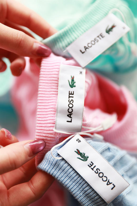 马卡龙配色，麻花针织衫。温柔绞花工艺小标刺绣短袖上衣E041466 商品图1