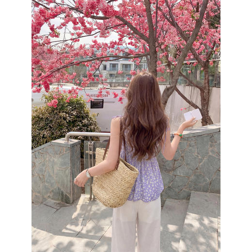 <曾小咸推荐>碎花V领无袖背心收腰新款【预售7-15天发货】 商品图3