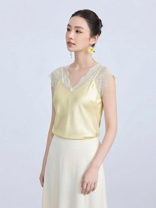 「自」全新升级【铂金会员146/天猫199/差价53】(13606)洛诗琳气质V领蕾丝背心2026夏季新款仿真丝修身显瘦打底上衣 商品图3