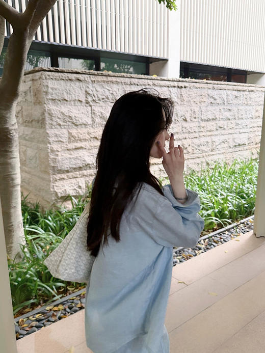 叶未语·秋波蓝棉衬衫 | 奶里奶气的蓝色，干净清爽好搭配，夏日绝美衬衫 商品图5