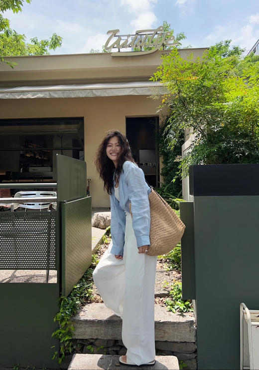 叶未语·秋波蓝棉衬衫 | 奶里奶气的蓝色，干净清爽好搭配，夏日绝美衬衫 商品图4