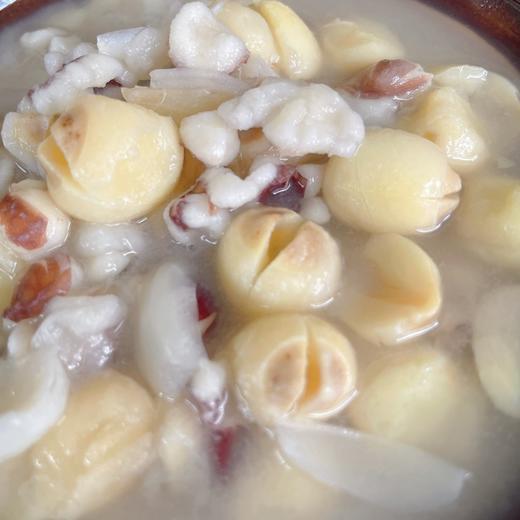 手工去芯白莲——产自广昌莲乡核心产区，纯手工去芯，不苦不涩。 干吃越嚼越香，清甜回甘； 冷水炖煮粉糯绵密，入口即化。 0 防腐、0 农残，天然健康，全家放心吃～ ⭐中通快递 商品图5