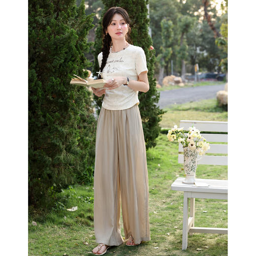 鹿向南【0417/20:00新品前1小时7折限量100件】圆领正肩杏色T恤 商品图1