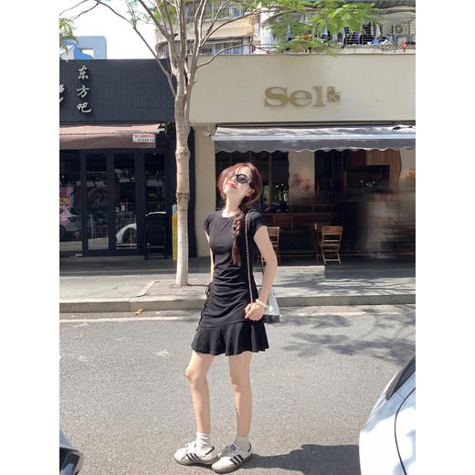 <曾小咸推荐>圆领2色短袖修身连衣裙短裙【预售7-15天发货】 商品图1