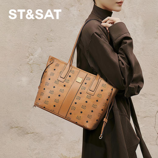 星期六复古质感小熊印花大容量托特包SSD521A0LW 商品图2