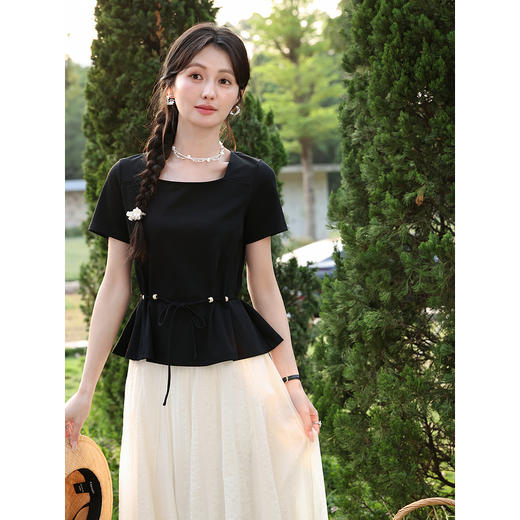 鹿向南【0417/20:00新品前1小时7折限量100件】气质方领黑色T恤女 商品图1