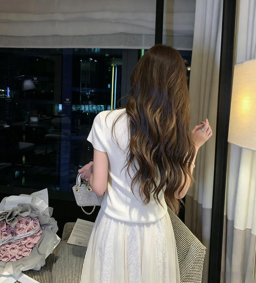 张心子【精致调性】法式重工钉珠针织衫修身显瘦独特立体花上衣 U2604014 商品图3