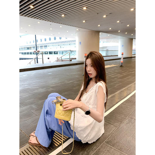 <曾小咸推荐>【4/15-4/17一件88折拍2件8折】蕾丝V领背心休闲裤两件套【预售7-15天发货】 商品图4