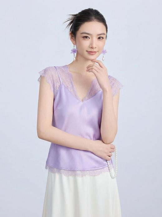 「自」全新升级【铂金会员146/天猫199/差价53】(13606)洛诗琳气质V领蕾丝背心2026夏季新款仿真丝修身显瘦打底上衣 商品图4