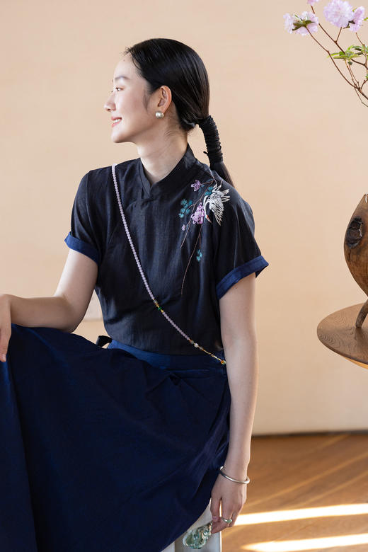 牧衣游原创 22姆米重磅龟纹手工刺绣香云纱小衫黑色复古中式 花汀 商品图5