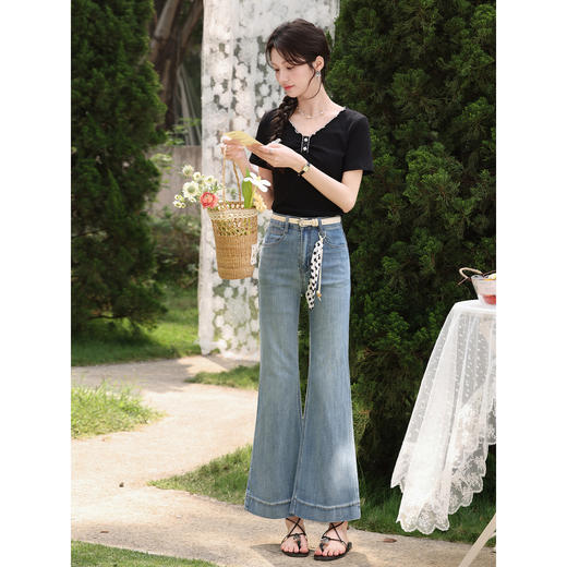 鹿向南【0417/20:00新品前1小时7折限量100件】微喇蓝色牛仔裤女 商品图1