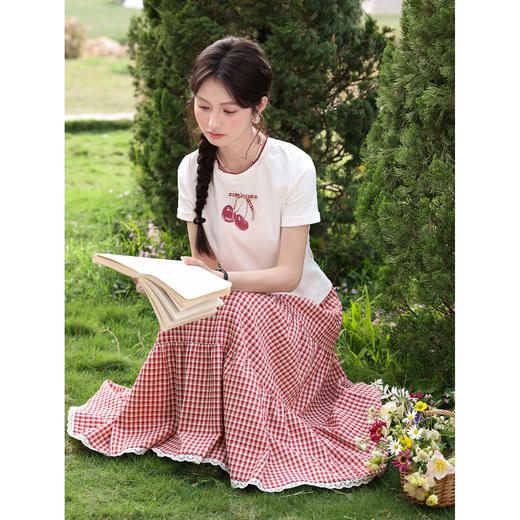 鹿向南【0417/20:00新品前1小时7折限量100件】圆领米白色T恤樱桃 商品图4