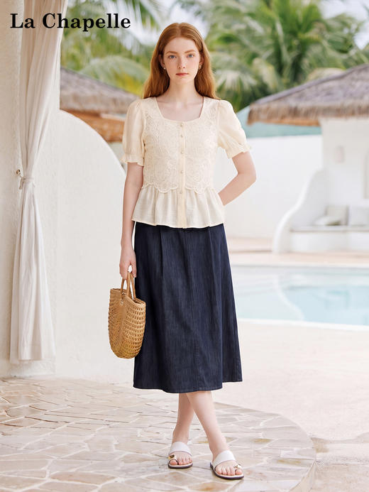 天猫同步【茶系蕾丝衫】拉夏贝尔/La Chapelle法式方领珍珠扣刺绣蕾丝拼接短袖衬衫显瘦短款衬衣 商品图3