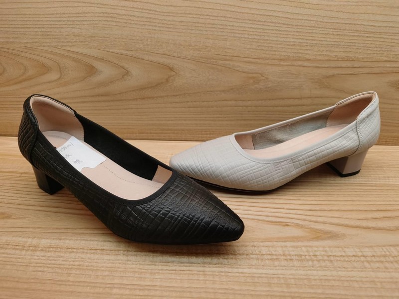 豪行正品夏季新款尖头浅口女鞋23398001低跟职业淑女风单网女凉鞋