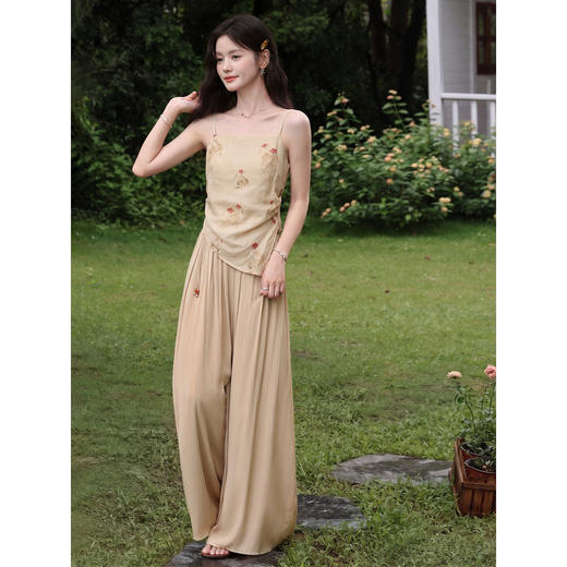 鹿向南【0417/20:00新品前1小时7折限量100件】国风气质杏色背心 商品图3