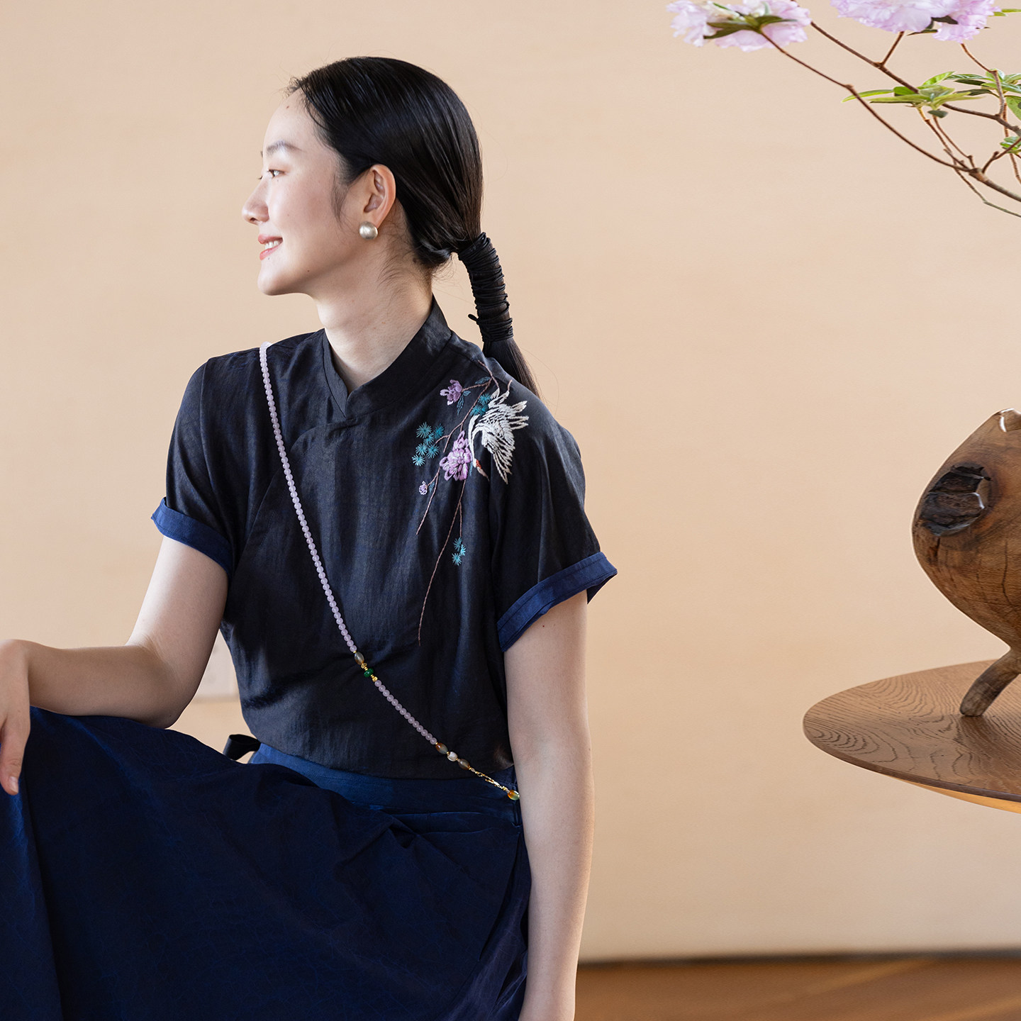 牧衣游原创 22姆米重磅龟纹手工刺绣香云纱小衫黑色复古中式 花汀