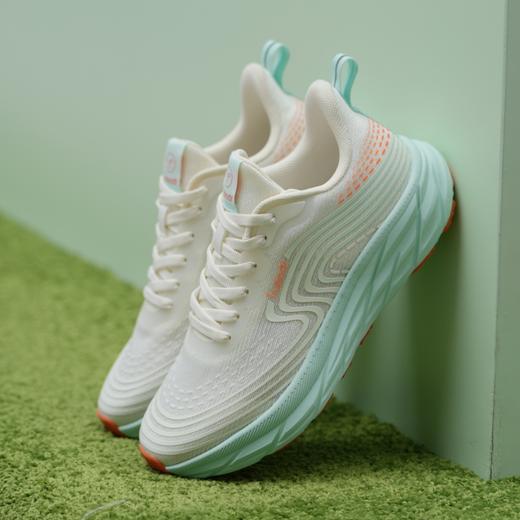 【一代&三代&新款】Trubody作弊鞋 | 男女同款体测鞋、大牌A*L改良款、酷炫配色、酷炫夜光鞋面;轻、软、弹、减震，暴走不累，公路或复杂路面均能胜任 商品图13