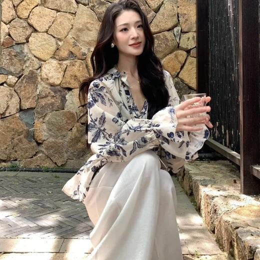 复古青花瓷碎花高级感天丝衬衫 | 把青花瓷的诗意穿在身上 商品图1