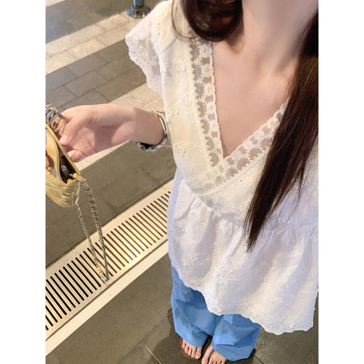 <曾小咸推荐>【4/15-4/17一件88折拍2件8折】蕾丝V领背心休闲裤两件套【预售7-15天发货】 商品图1