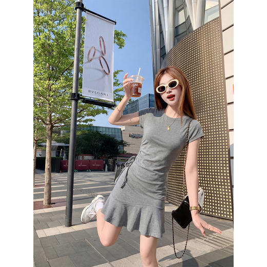 <曾小咸推荐>圆领2色短袖修身连衣裙短裙【预售7-15天发货】 商品图0
