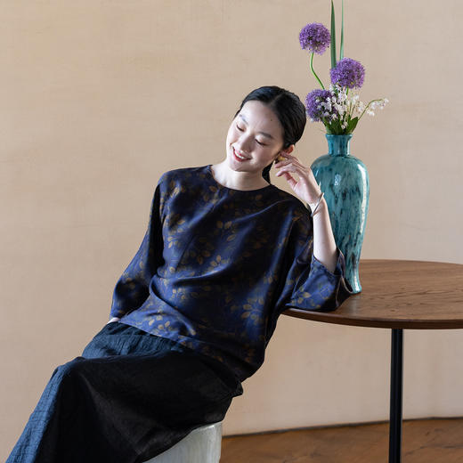 牧衣游原创 38姆米重磅印染香云纱小衫禅意复古宽松套头衫 玄琛 商品图0