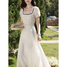 鹿向南【0417/20:00新品前1小时7折限量100件】方领杏色连衣裙女