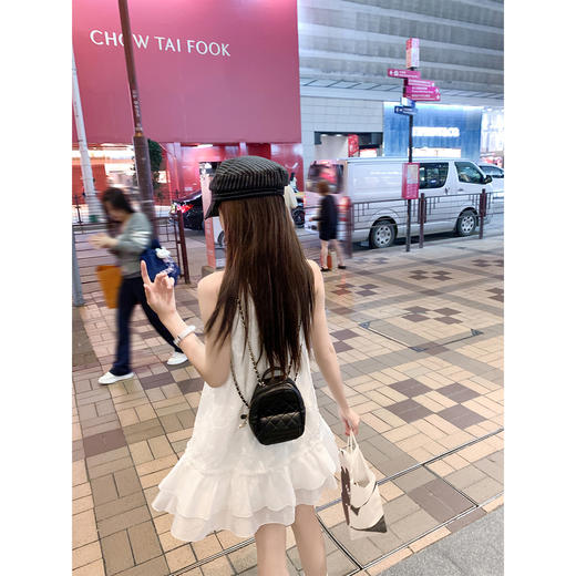 <曾小咸推荐>【4/15-4/17一件88折拍2件8折】浅杏色露肩挂脖连衣裙【预售7-15天发货】 商品图4