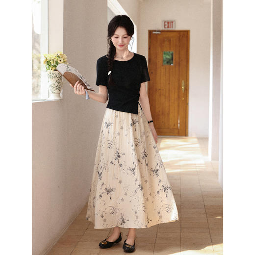 鹿向南【0417/20:00新品前1小时7折限量100件】气质款杏色半身裙 商品图3