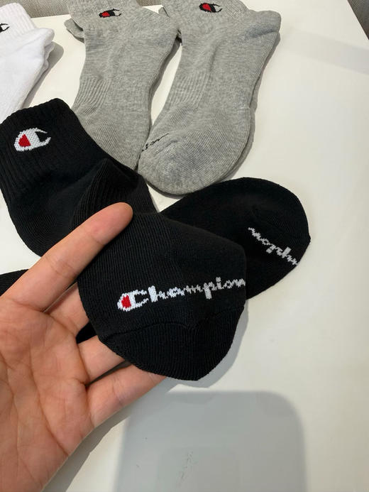 全部现货发！！！保税仓原单正品 
Champion家这波袜子直接闭眼冲！
一卡6双，黑白灰经典色，男生穿超百搭，四种配色 商品图13