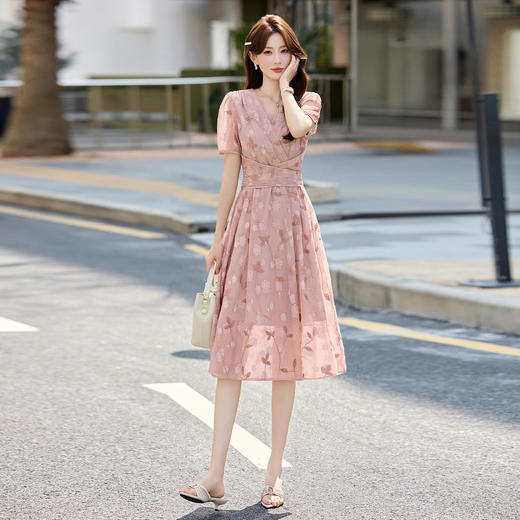 「自」全新升级【铂金会员257/天猫339/差价82】(15103)洛诗琳气质立体刺绣提花连衣裙女2026夏季新款V领收腰茶歇裙 商品图1