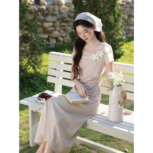 鹿向南【0417/20:00新品前1小时7折限量100件】独特燕麦色连衣裙 商品图4
