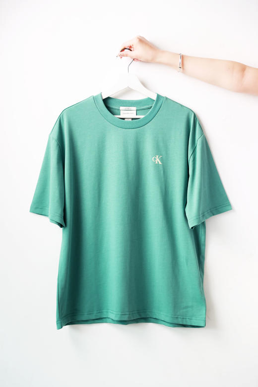 背后大刺绣+胸口小标，正肩宽松tee。基础全棉情侣字母t恤E041460 商品图11