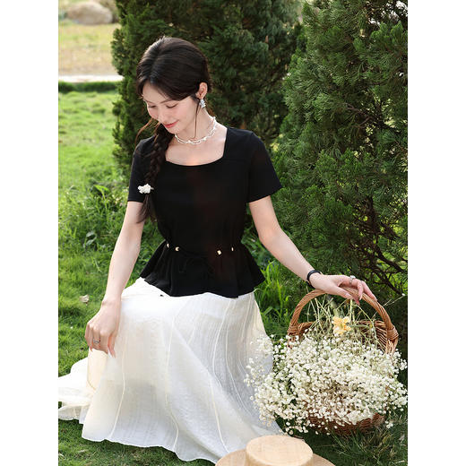 鹿向南【0417/20:00新品前1小时7折限量100件】气质方领黑色T恤女 商品图3