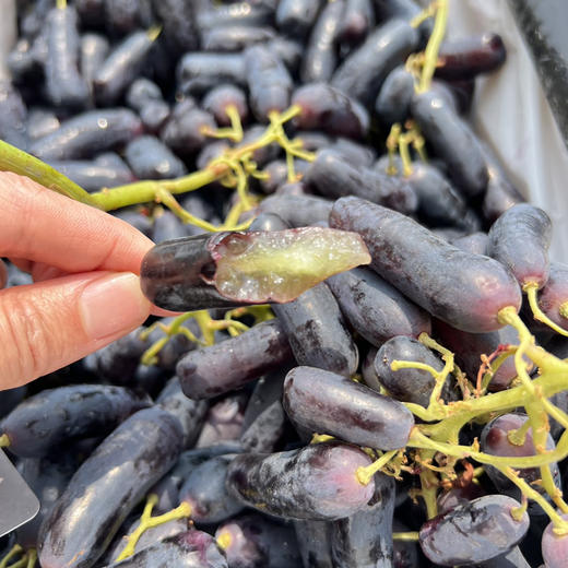 石家庄优选仓库速达，澳洲黑手指 黑提GRZ，果肉颗颗饱满，皮薄脆甜，高甜无籽，2斤散装称重 商品图6