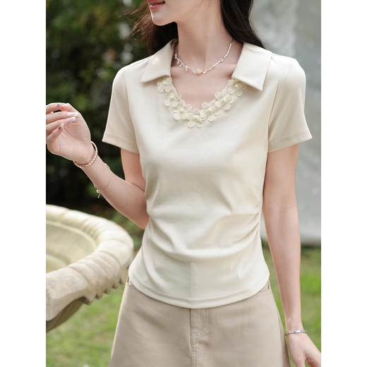 鹿向南【0417/20:00新品前1小时7折限量100件】正肩显瘦浅杏色T恤 商品图2