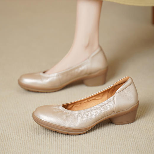 【预售5天】新款高跟粗跟通勤女鞋浅口奶白色软牛皮舒适单鞋&636-8 商品图0