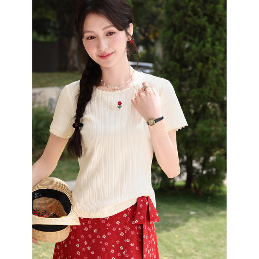 鹿向南【0417/20:00新品前1小时7折限量100件】简约百搭杏色T恤 商品图1