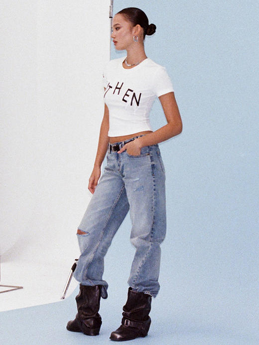 TR她热 本色出演 白色不规则字母印花休闲百搭设计感辣妹T恤上衣 商品图3