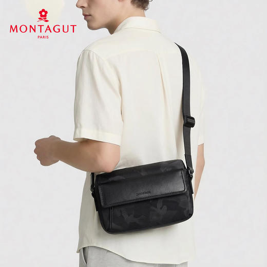 梦特娇中性时尚迷彩布拼皮单肩包防泼水斜挎包大容量书包百搭邮差包 商品图10