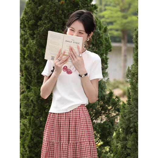 鹿向南【0417/20:00新品前1小时7折限量100件】圆领米白色T恤樱桃 商品图3