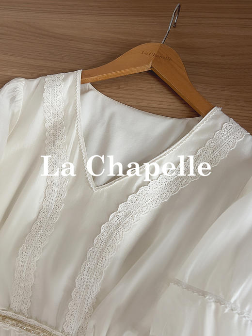 专柜实拍【夏日茶歇裙】拉夏贝尔/La Chapelle蕾丝V领拼接钉珠短袖连衣裙法式气质短袖中长裙 商品图4