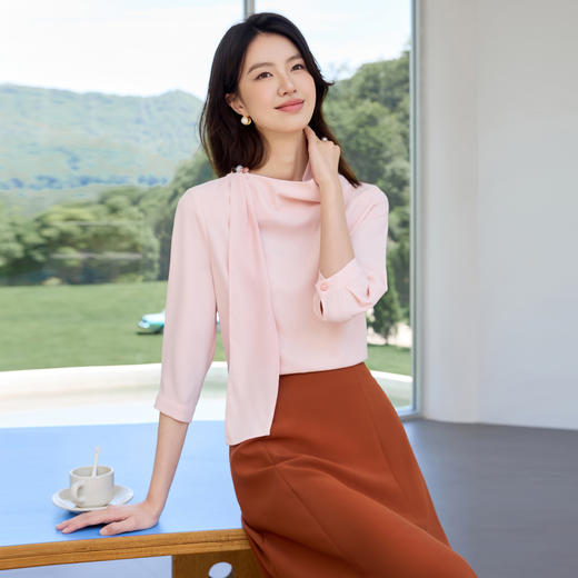 IWY/桃雾星澜粉色温柔风通勤飘带七分袖衬衫半裙套装女25B749+25S777 商品图1