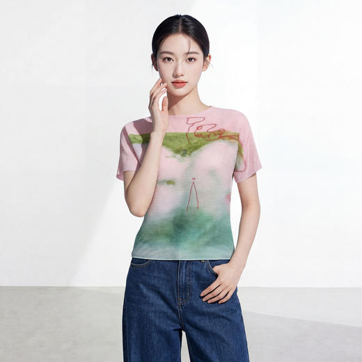 「自」全新升级【铂金会员183/天猫249/差价66】(12151)洛诗琳气质晕染印花T恤女2026新款显瘦时尚圆领褶皱短袖上衣 商品图1