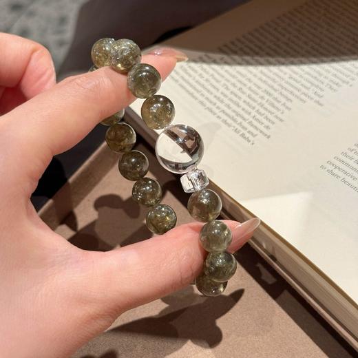 ARSIS｜晶石系列 招贵守护 · 绿祖母晶白水晶串珠手链 商品图4