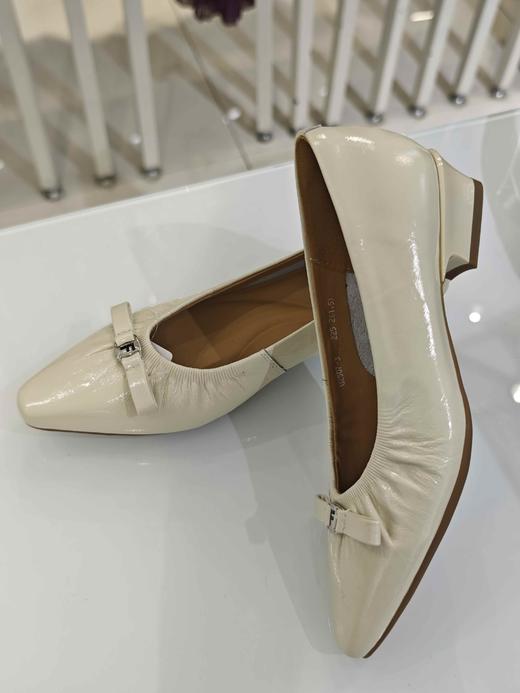 685073新款一字结牛皮鞋 商品图1